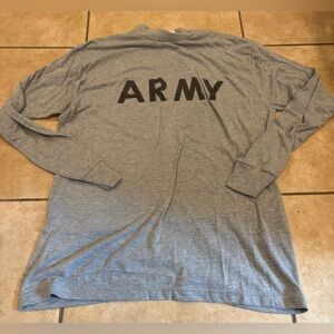 U.S. Army Gray Long Sleeve PT Uniform Shirt. Size Large